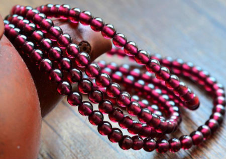 石榴石手鏈臟了怎么清理