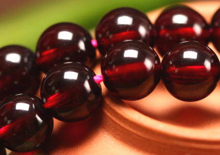 石榴石和碧璽哪個好