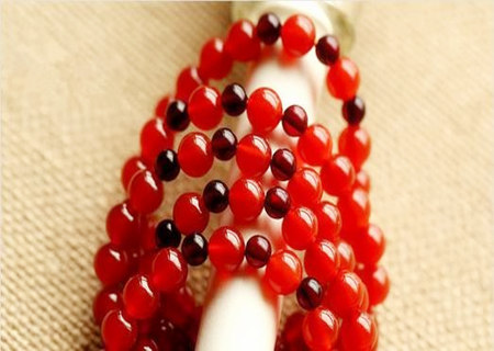 紅瑪瑙適合什么人戴