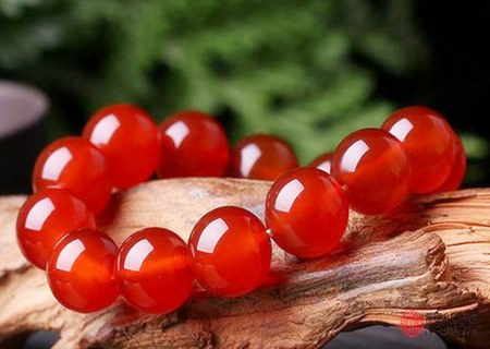 紅瑪瑙適合什么人戴