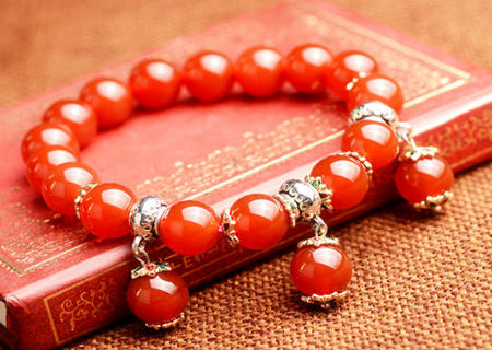 紅瑪瑙適合什么人戴