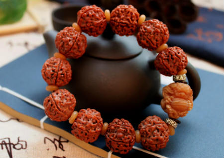 金剛菩提手串配飾什么好