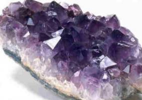 最招財(cái)?shù)念伾帮L(fēng)水寶物