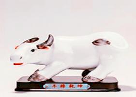 屬牛佩戴什么招財(cái)