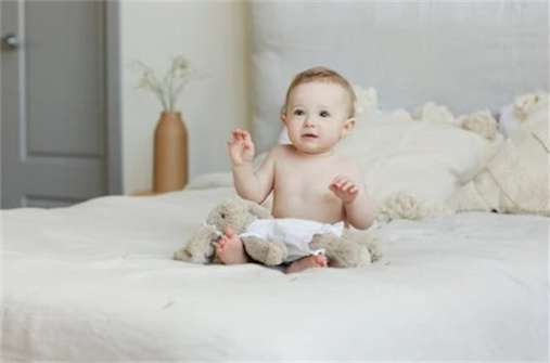 元宵生的女孩取什么名字好 運(yùn)氣爆棚的寶寶名字