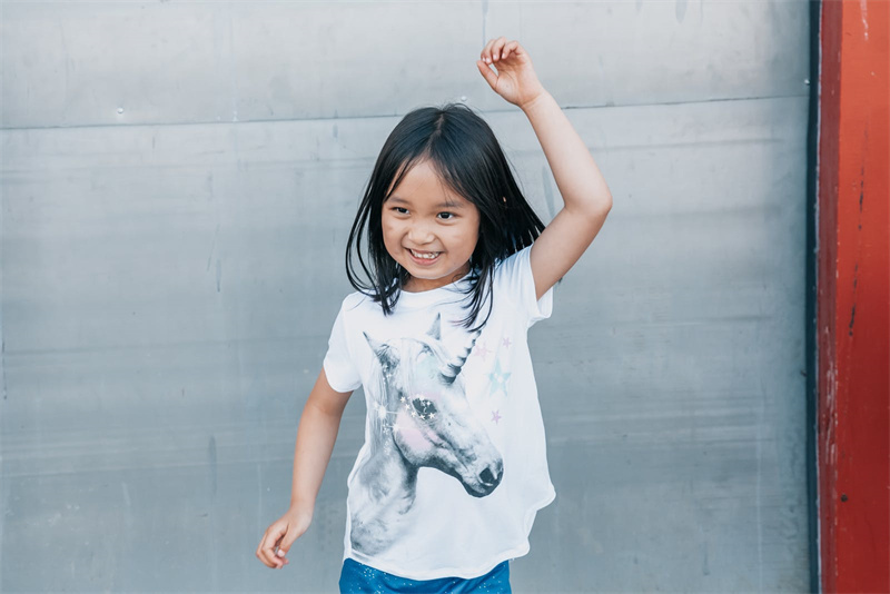 2023年兔年姓時女寶寶名字