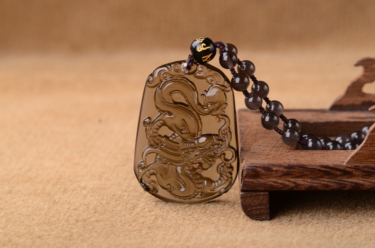 本命年龍女生佩戴什么好