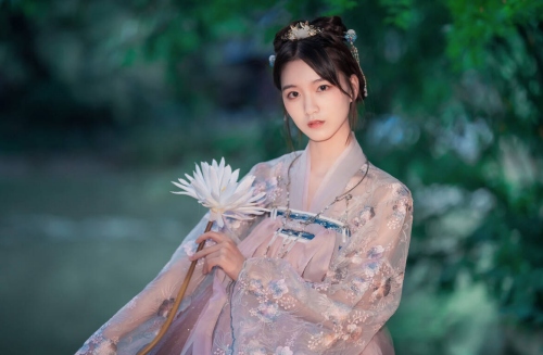 屬馬女十一日出生命運(yùn)