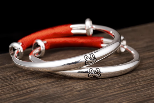 哪些生肖不適合戴銀手鐲