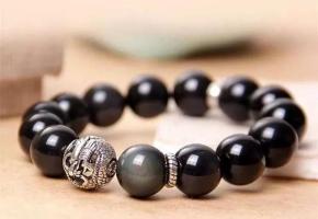 88年大林木命屬龍戴什么首飾