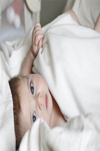 出生嬰兒起名字男孩