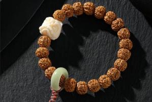 菩提手串戴在左手還是右手