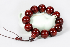 屬龍人長期佩戴啥最好