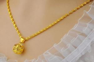 屬牛脖子戴什么最好