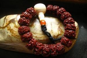 屬虎女戴菩提子最忌諱三個(gè)