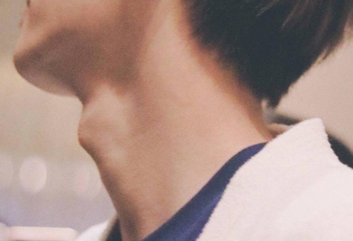 從命理上看男人喉結突出