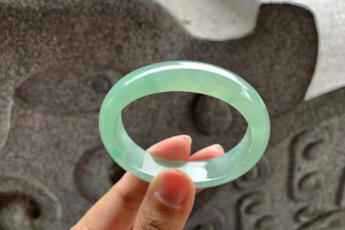 哪些生肖不適合戴玉